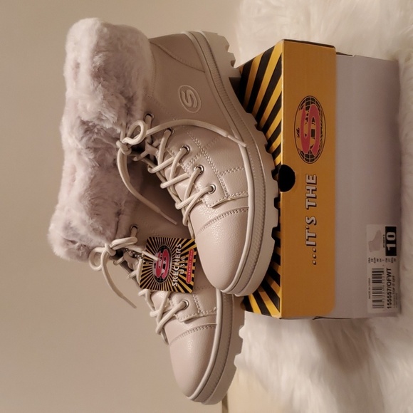 Skechers Roadies-Top It Off Laceup Combat Boots Fur Ankle Lug Heel White Size 10 - Picture 2 of 9